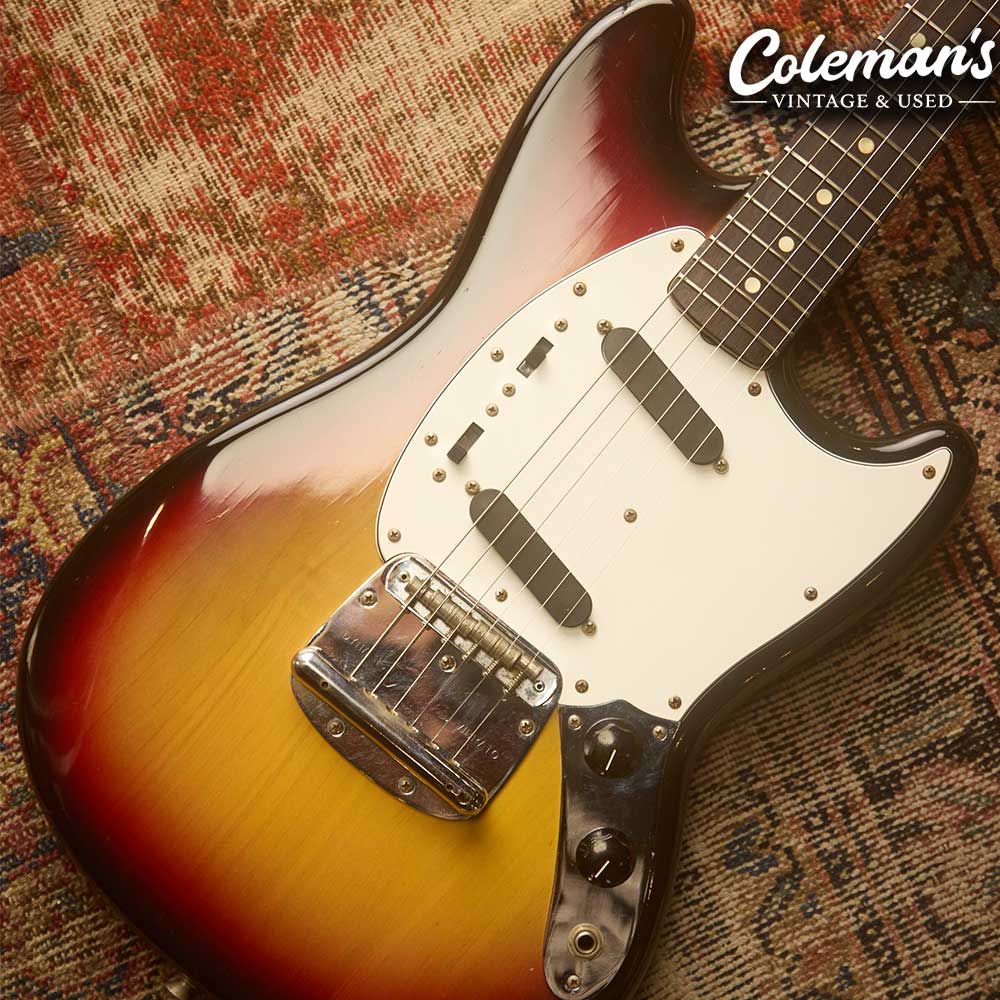 PRELOVED FENDER 1975 Mustang 3 Colour Sunburst - Image 3