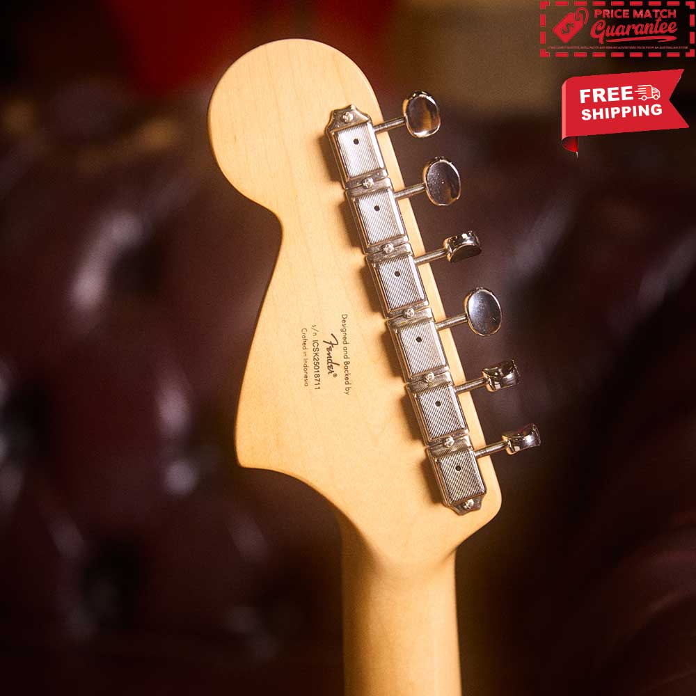SQUIER Classic Vibe '70s Jaguar - Black - Image 5