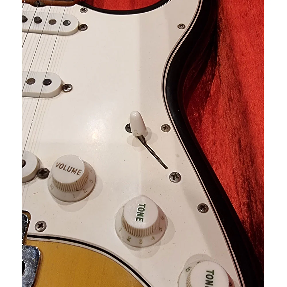 Vintage FENDER 1966 Stratocaster 3 Colour Sunburst (SOLD) - Image 16