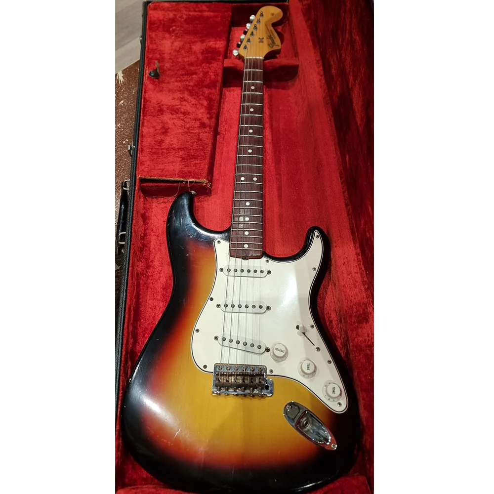 Vintage FENDER 1966 Stratocaster 3 Colour Sunburst (SOLD) - Image 3
