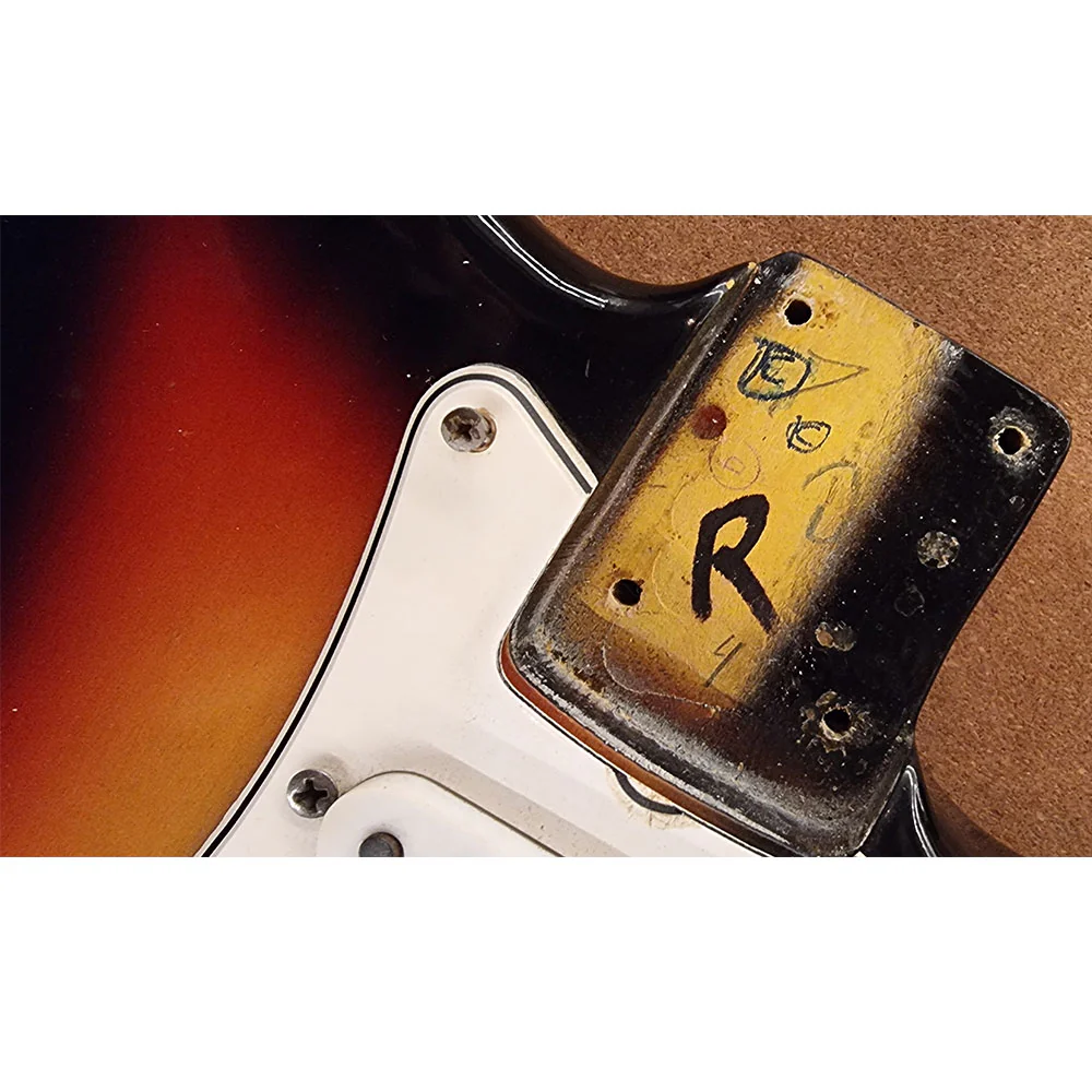 Vintage FENDER 1966 Stratocaster 3 Colour Sunburst (SOLD) - Image 6